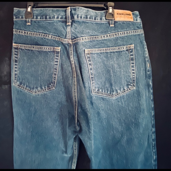 ON HOLD - Men’s Kirkland Signature Blue Denim Jeans, 36x34 - Picture 4 of 6